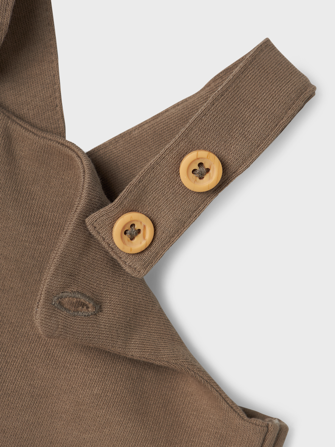 model_shot-front_full